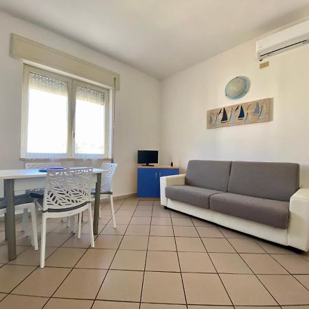 Apartment Tirreno Tirrenia Eksteriør bilde