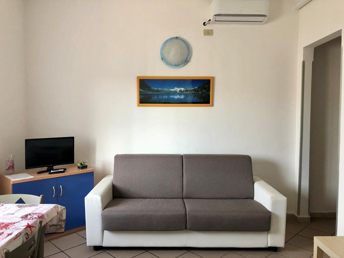 Apartment Tirreno Tirrenia Eksteriør bilde