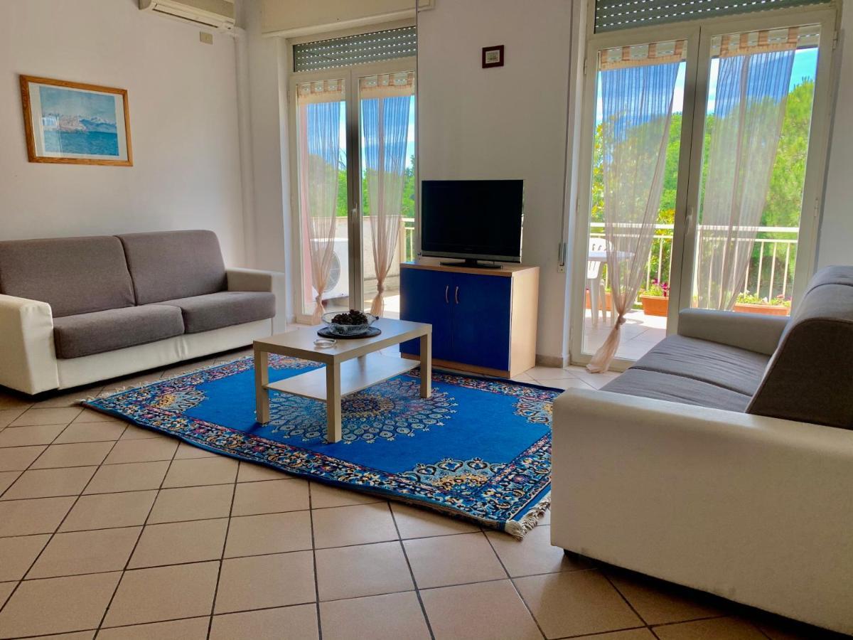 Apartment Tirreno Tirrenia Eksteriør bilde